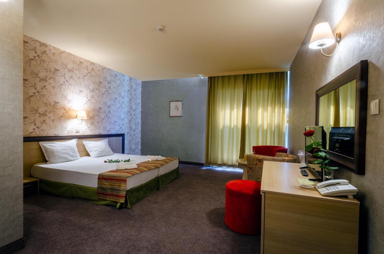 Alliance Hotel Plovdiv Exterior photo